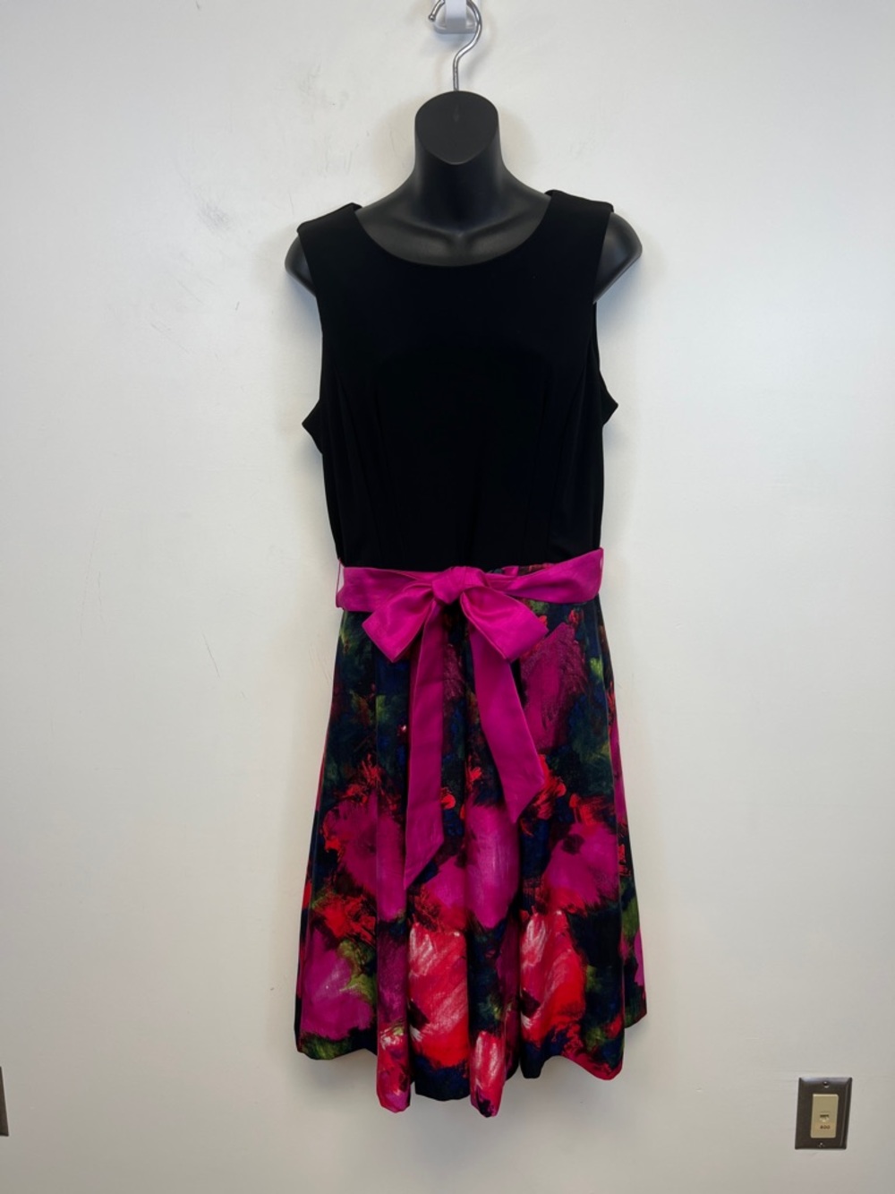 R&K Floral Women's Black Hot Pink Red Pleated Midi Dress Flowy Skirt Bow Size 10